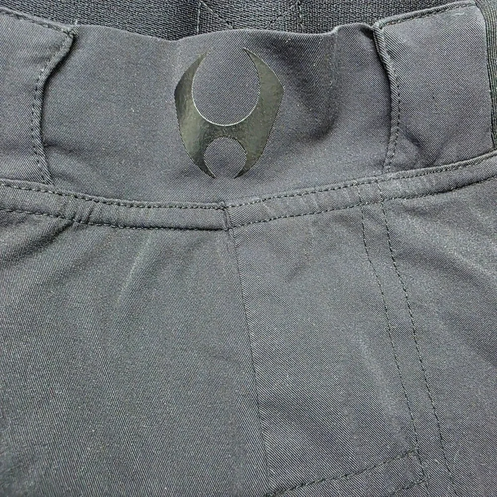 Hylete‎ Mens Training Shorts Black Blue Zipper Pockets Athletic Gym Workout 9in